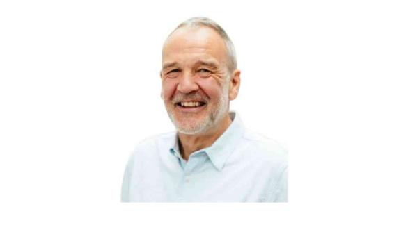 Headshot photo of Dean Royles 